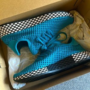Kids Adidas Deerupt Sneakers